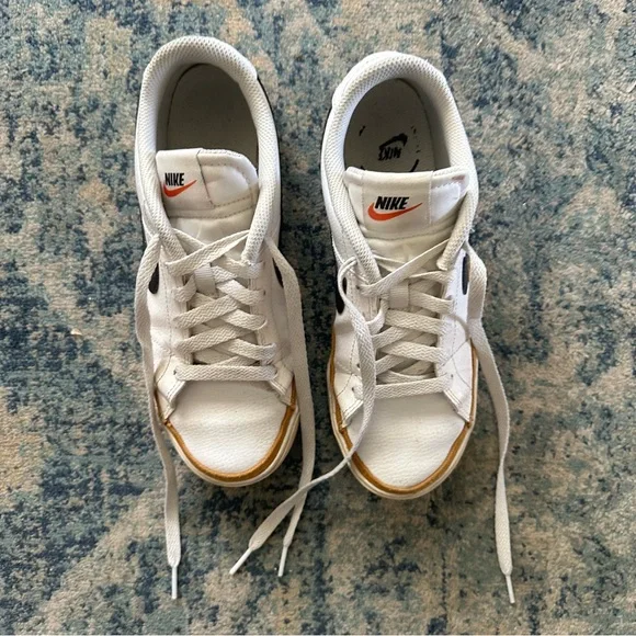 Nike Women’s Court Legacy White and Black Classic Sneakers size 8 - Picture 3 of 5